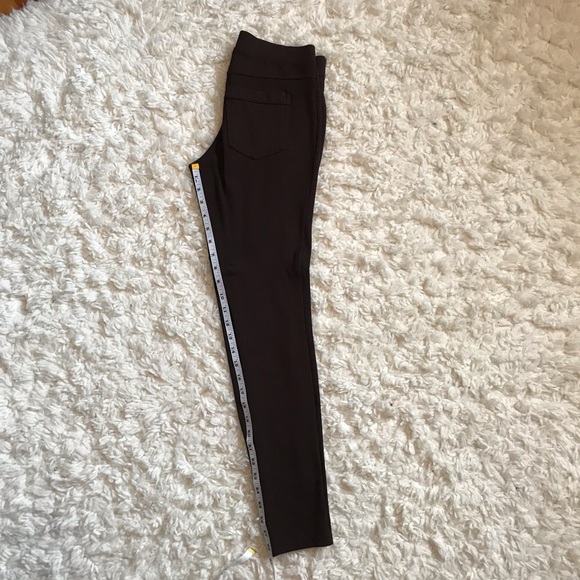 HUE Brown Legging Pants - Picture 2 of 8